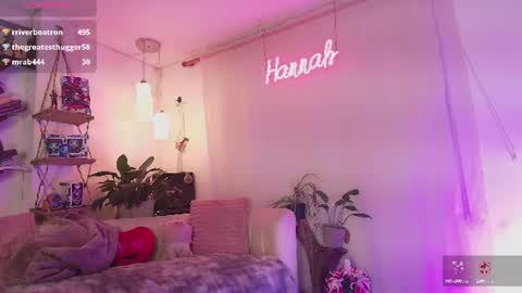 hannah_lovee online show from July 7, 7:23 am