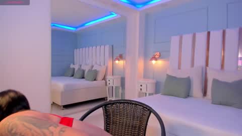 Hannah Milton online show from November 29, 1:14 pm