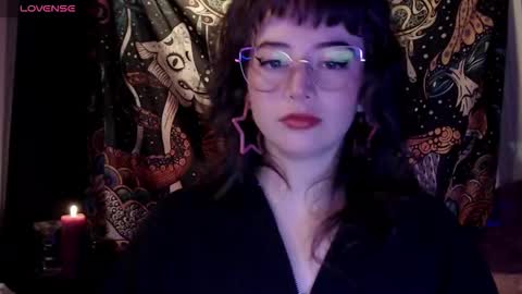 Snapshot of hannah_valhalla chatting on November 6, 11:48 pm Hannah online show from November 6, 11:48 pm
