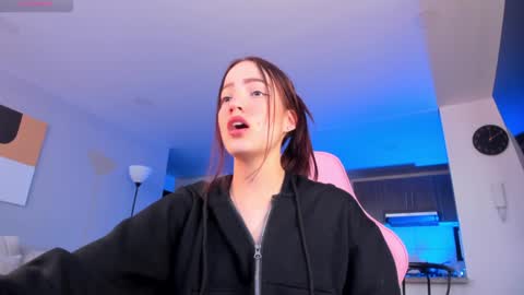 Hannah online show from January 19, 10:17 pm