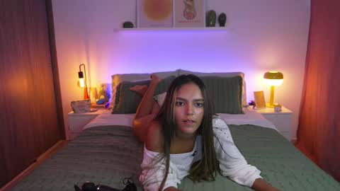 HANNAH online show from March 11, 8:59 pm