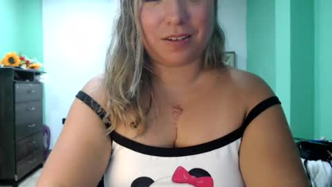 hannahevans2 online show from July 16, 3:56 am
