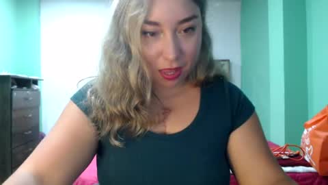 hannahevans2 online show from July 16, 8:26 pm