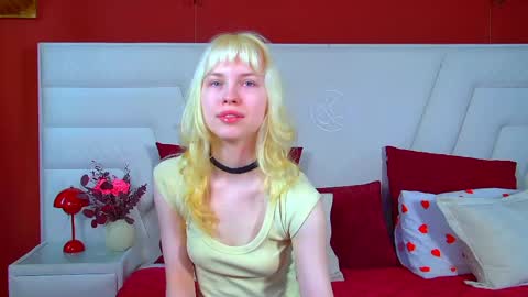 Snapshot of hannahhollis chatting on May 26, 6:20 am Hannah online show from May 26, 6:20 am