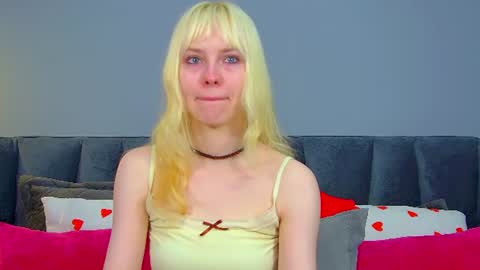 Snapshot of hannahhollis chatting on July 10, 6:28 am Hannah online show from July 10, 6:28 am