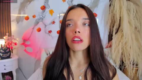 Snapshot of hannahill69 chatting on October 22, 4:57 am Hannahill69 online show from October 22, 4:57 am