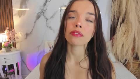 Snapshot of hannahill69 chatting on November 4, 4:55 am Hannahill69 online show from November 4, 4:55 am