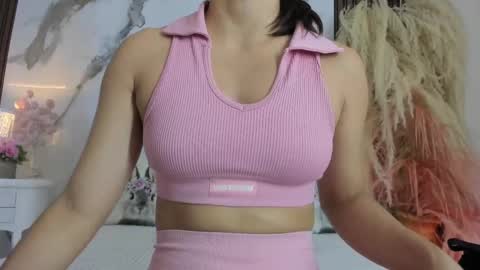 Snapshot of hannahill69 chatting on November 21, 4:55 am Hannahill69 online show from November 21, 4:55 am