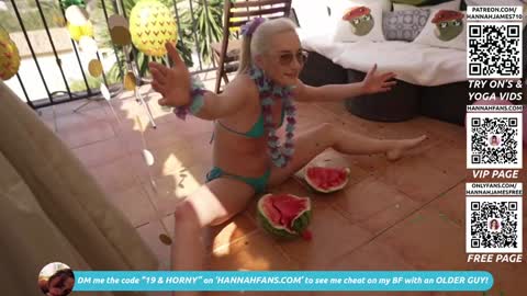 Snapshot of hannahjames710 chatting on October 9, 3:43 pm Hannah James online show from October 9, 3:43 pm