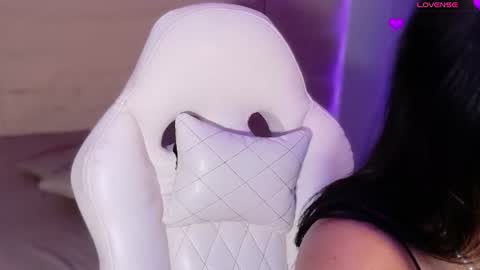 hannahmonttgomery  Help me reach 100 Hands up online show from July 17, 5:29 pm