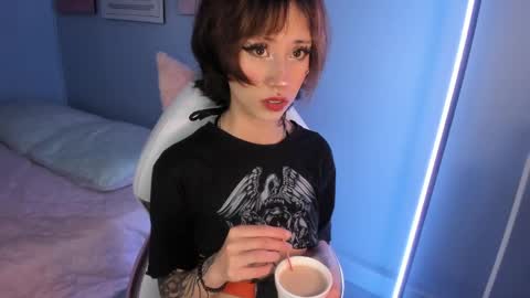 Hannah online show from April 29, 12:31 pm