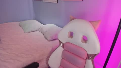 Hannah online show from April 30, 12:22 pm