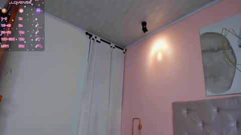 hannamartinn_ online show from May 6, 3:39 pm