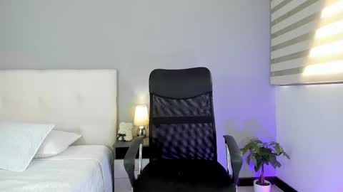 hannamartinnez online show from March 6, 5:11 pm