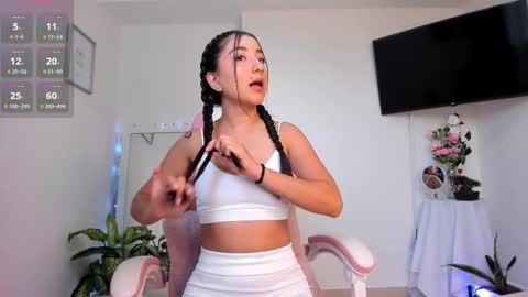 Hanna Os online show from March 7, 12:12 pm