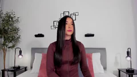 Hanna Os online show from June 19, 11:14 am