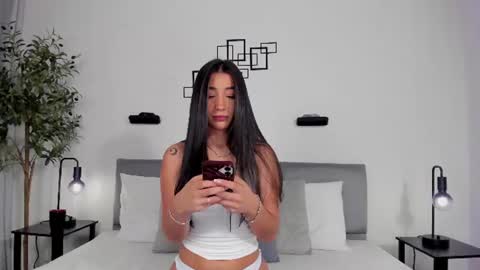 Hanna Os online show from June 28, 11:38 am