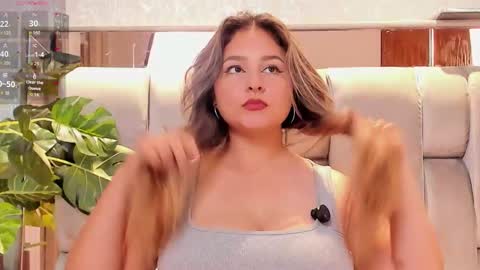 HANA  online show from November 15, 10:04 pm