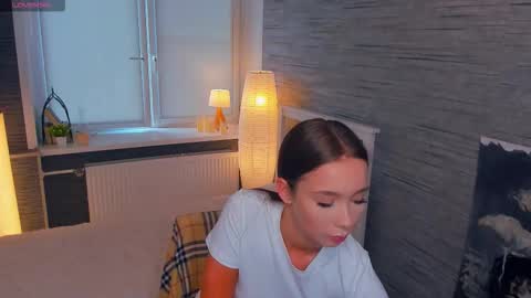 Snapshot of hannavaile chatting on September 21, 7:32 am Hanna online show from September 21, 7:32 am