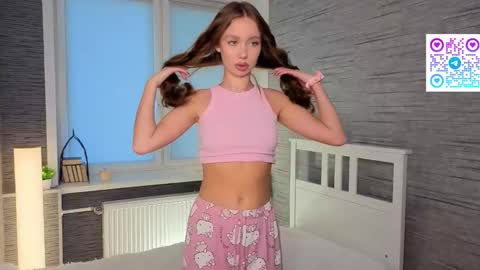 Snapshot of hannavaile chatting on November 12, 6:14 am Hanna online show from November 12, 6:14 am