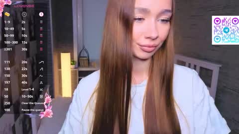 Snapshot of hannavaile chatting on November 19, 6:46 am Hanna online show from November 19, 6:46 am