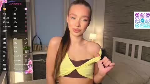 Snapshot of hannavaile chatting on November 30, 7:23 am Hanna online show from November 30, 7:23 am