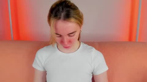 Hannavanilla online show from June 27, 8:08 am