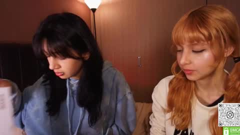 Snapshot of hanniesmile_ chatting on February 15, 5:42 pm Hannie online show from February 15, 5:42 pm