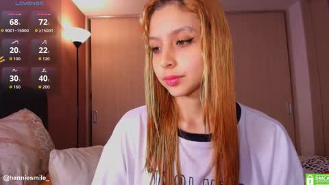 Snapshot of hanniesmile_ chatting on March 14, 6:35 pm Hannie online show from March 14, 6:35 pm