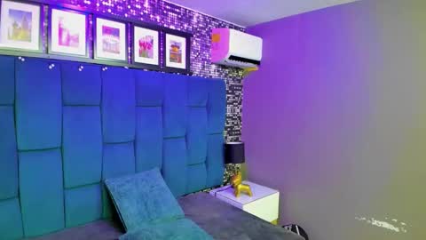 Hanny  online show from December 17, 12:33 pm