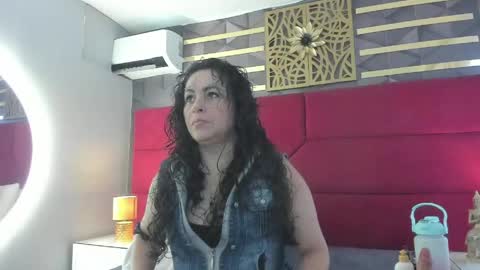 Hanny  online show from April 26, 11:19 am