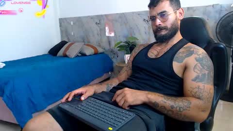 Snapshot of hanz_col chatting on November 10, 5:56 pm hanz_col online show from November 10, 5:56 pm