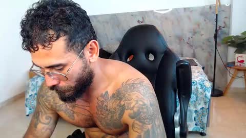 Snapshot of hanz_col chatting on November 18, 3:34 am hanz_col online show from November 18, 3:34 am