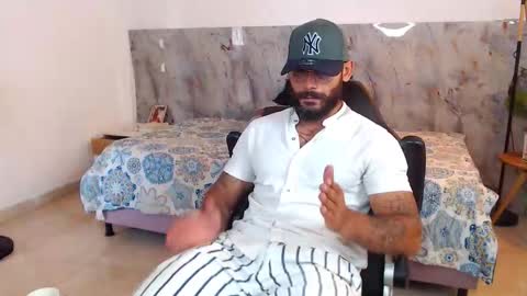 Snapshot of hanz_col chatting on November 19, 3:12 pm hanz_col online show from November 19, 3:12 pm