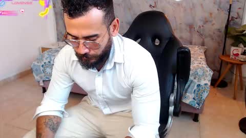 Snapshot of hanz_col chatting on December 1, 6:13 pm hanz_col online show from December 1, 6:13 pm