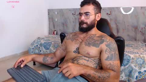 Snapshot of hanz_col chatting on December 5, 10:46 am hanz_col online show from December 5, 10:46 am