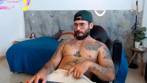 hanz_col online show from December 21, 3:24 am