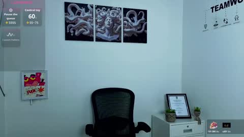 Snapshot of hanzking01 chatting on October 11, 10:25 am Hanzking01 online show from October 11, 10:25 am