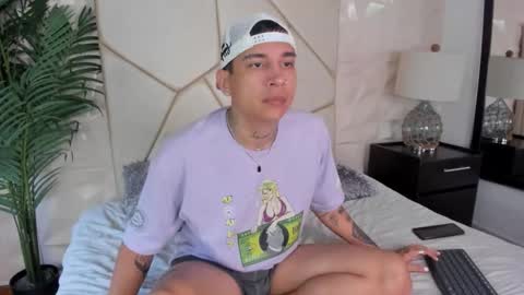 Snapshot of happy_endd_ chatting on December 14, 11:48 am Happy Boy online show from December 14, 11:48 am