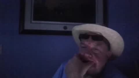 Snapshot of happyguy420fn chatting on February 14, 10:12 am happyguy420fn online show from February 14, 10:12 am