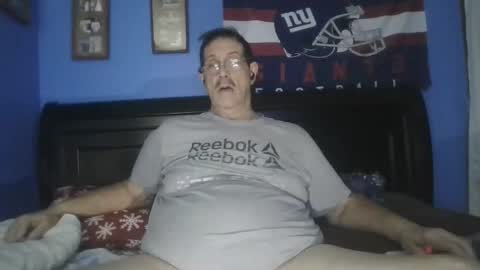 happyhappy4 online show from January 8, 5:10 am