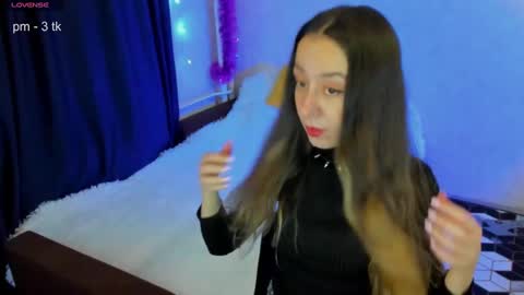 Stephanie online show from January 11, 6:23 pm