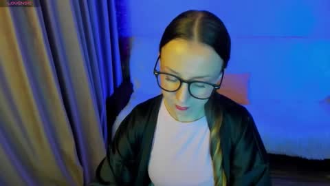 Stephanie online show from October 11, 4:49 pm