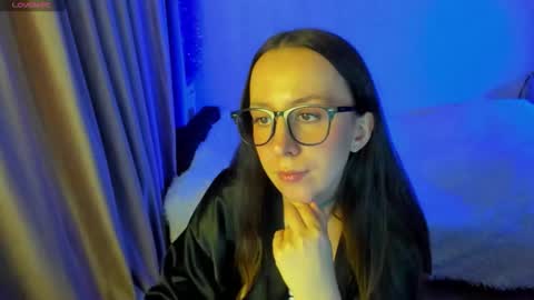 Stephanie online show from October 31, 4:52 pm