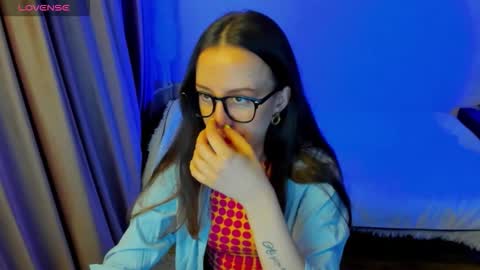 Stephanie online show from March 10, 8:58 pm