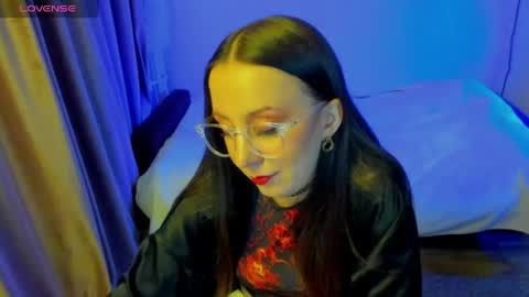 Snapshot of happystephanie chatting on June 3, 8:14 pm Stephanie online show from June 3, 8:14 pm