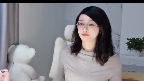 Snapshot of happysweetie168 chatting on March 4, 2:10 pm Daisy online show from March 4, 2:10 pm