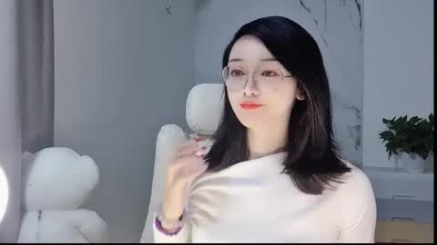 Snapshot of happysweetie168 chatting on March 9, 2:43 pm Daisy online show from March 9, 2:43 pm