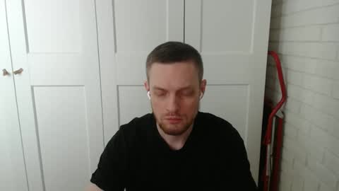 Snapshot of happyvelvetpaw chatting on February 25, 8:02 am happyvelvetpaw online show from February 25, 8:02 am