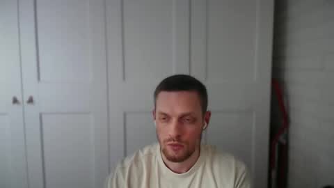 Snapshot of happyvelvetpaw chatting on April 8, 10:15 am happyvelvetpaw online show from April 8, 10:15 am